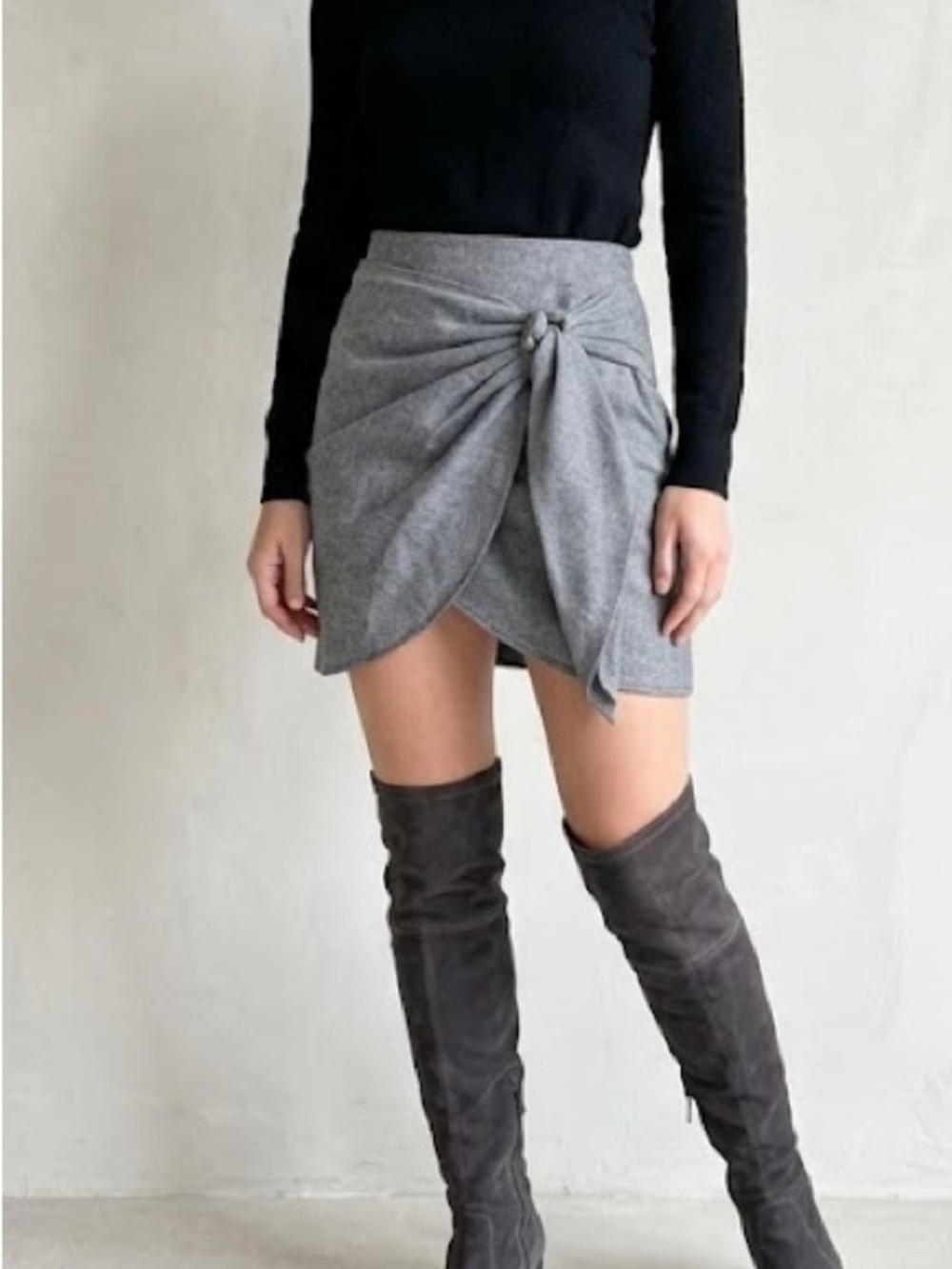 En Saison Gray Wool Blend Knit Front Knotted Mini Skirt Small